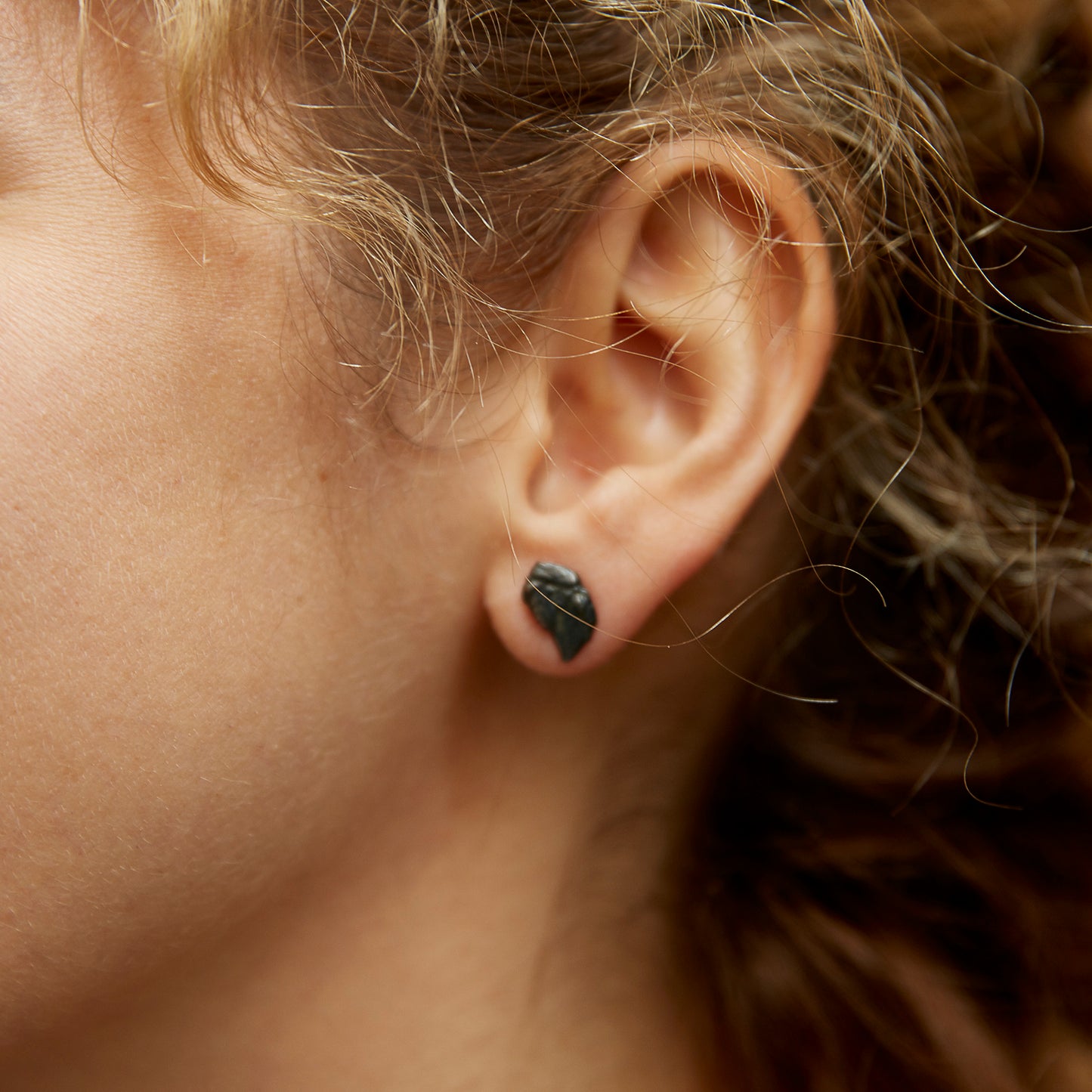 earrings pollicipes