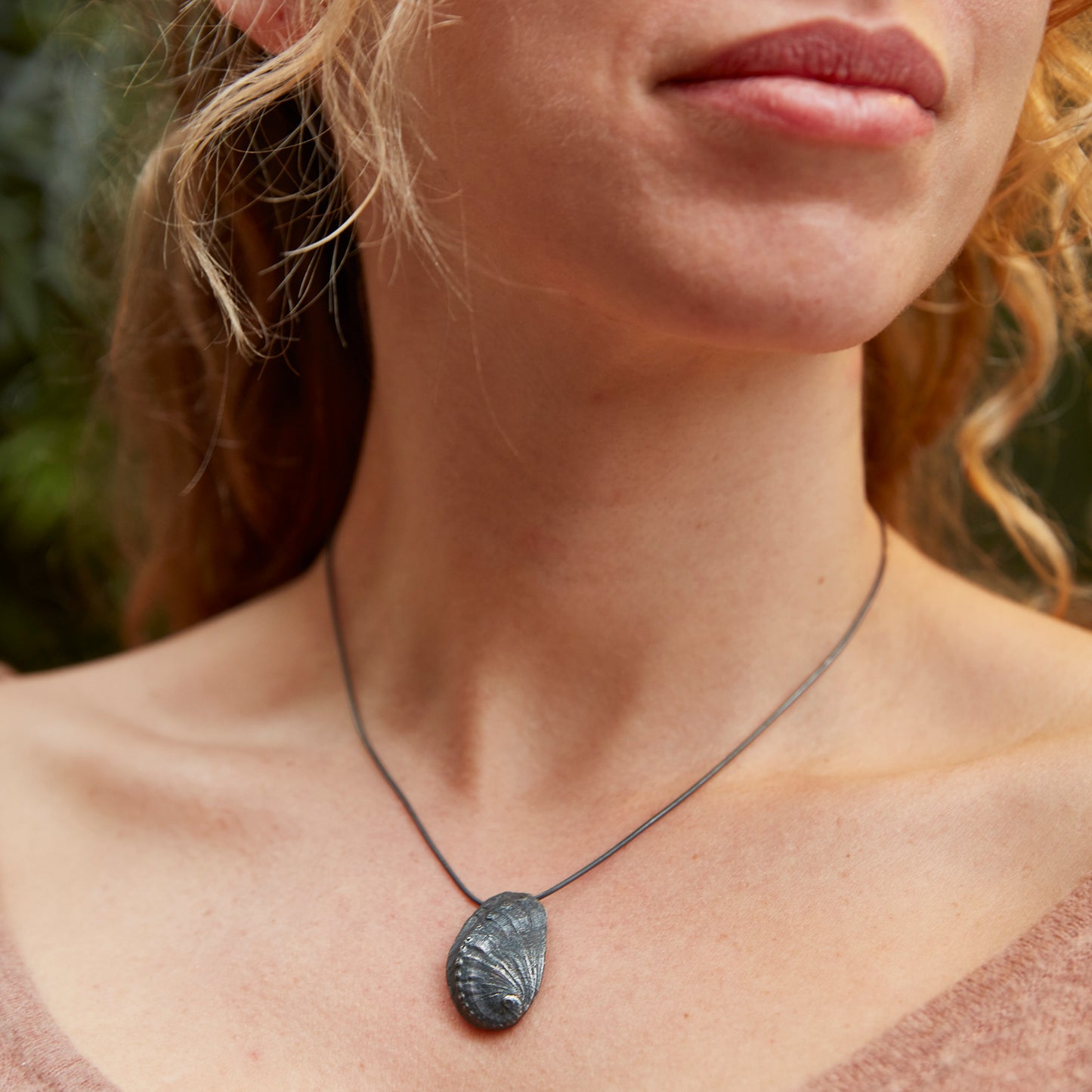 necklace macro haliotis