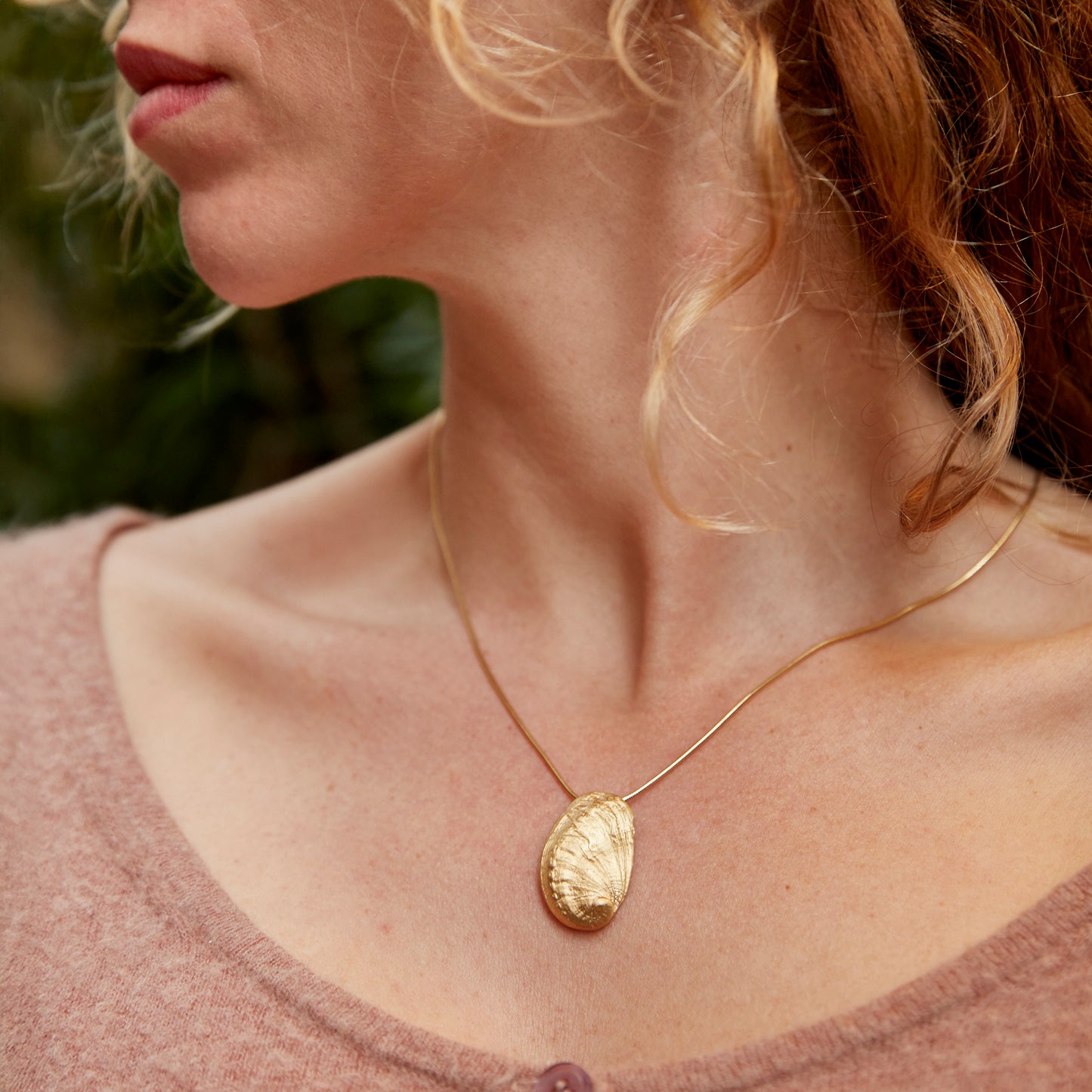 necklace macro haliotis